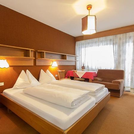 Garni Aquila Hotel Корвара ин Бадия Екстериор снимка